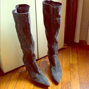 Parallele Grey Suede stretch knee boots